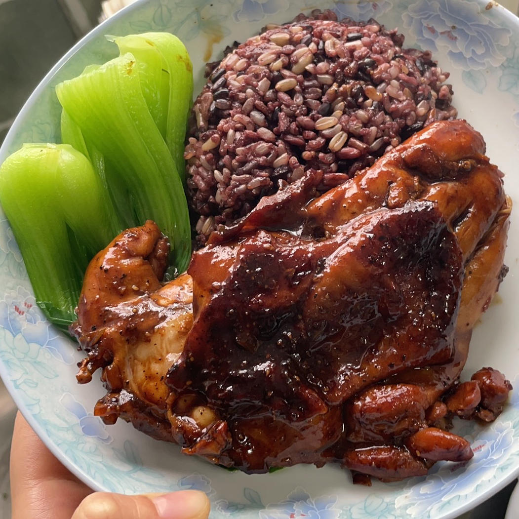 【黑椒鸡腿饭】