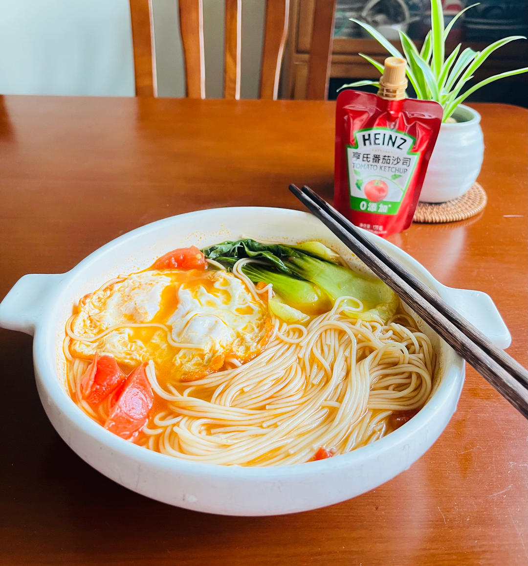 一口开胃！酸爽浓郁的番茄鸡蛋焖面🍅