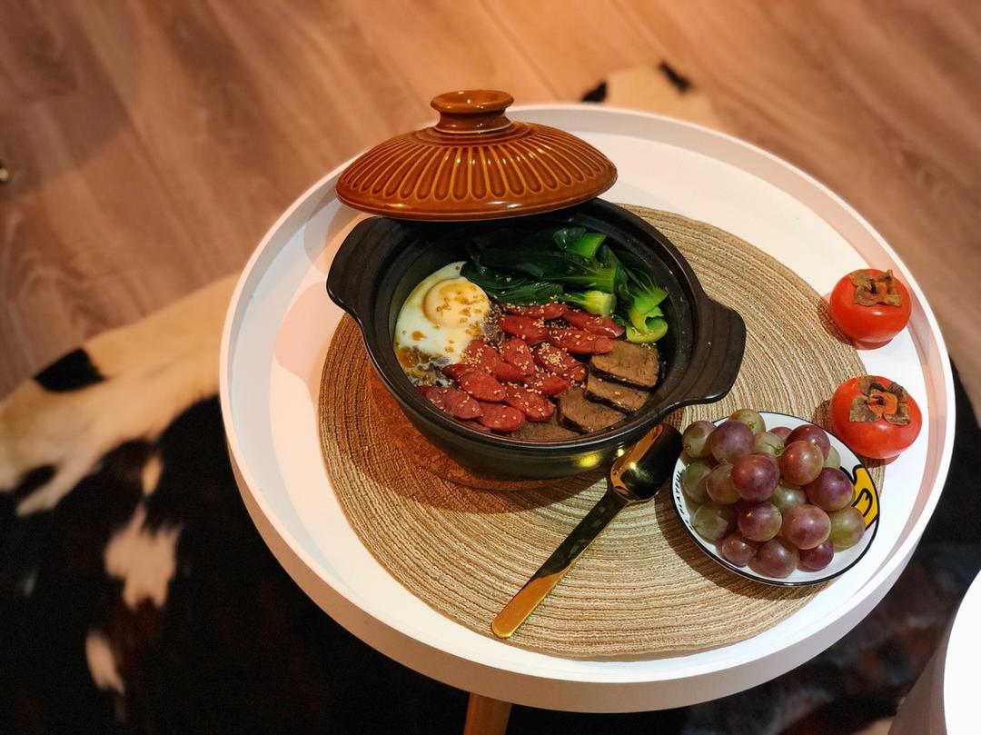 广式腊味煲仔饭