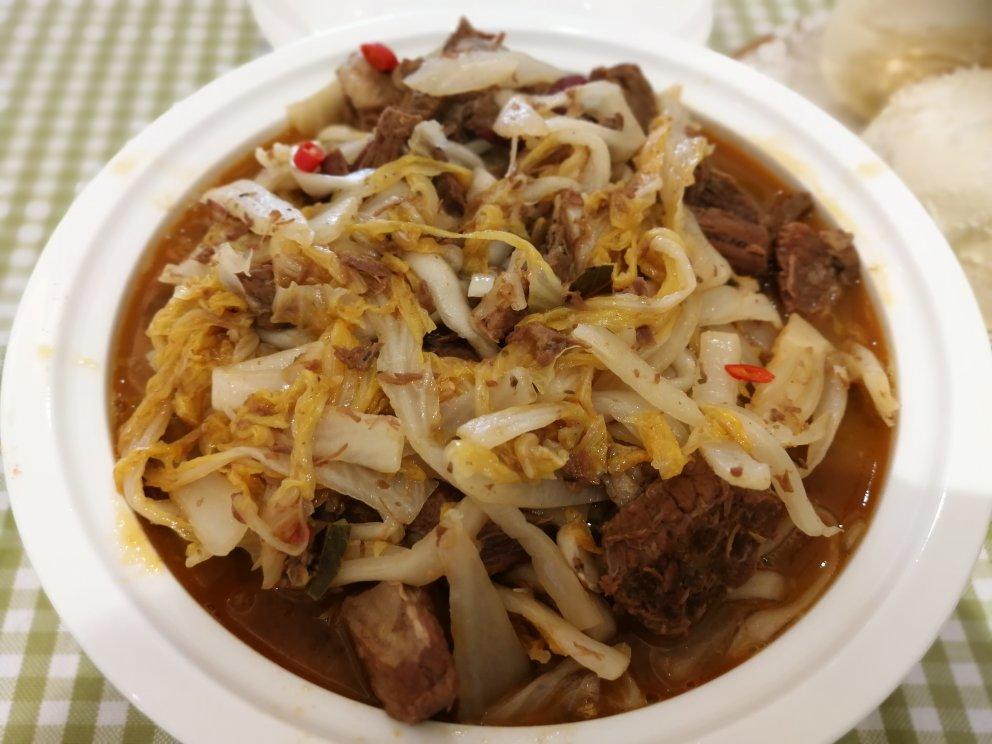 东北酸菜猪肉炖粉条