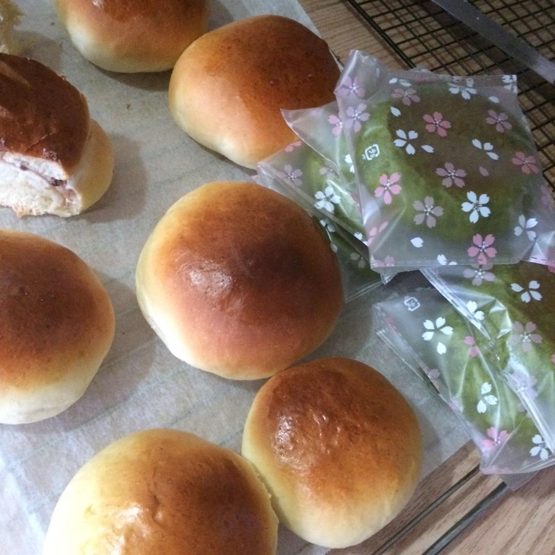 北海道红豆乳酪牛奶小面包
