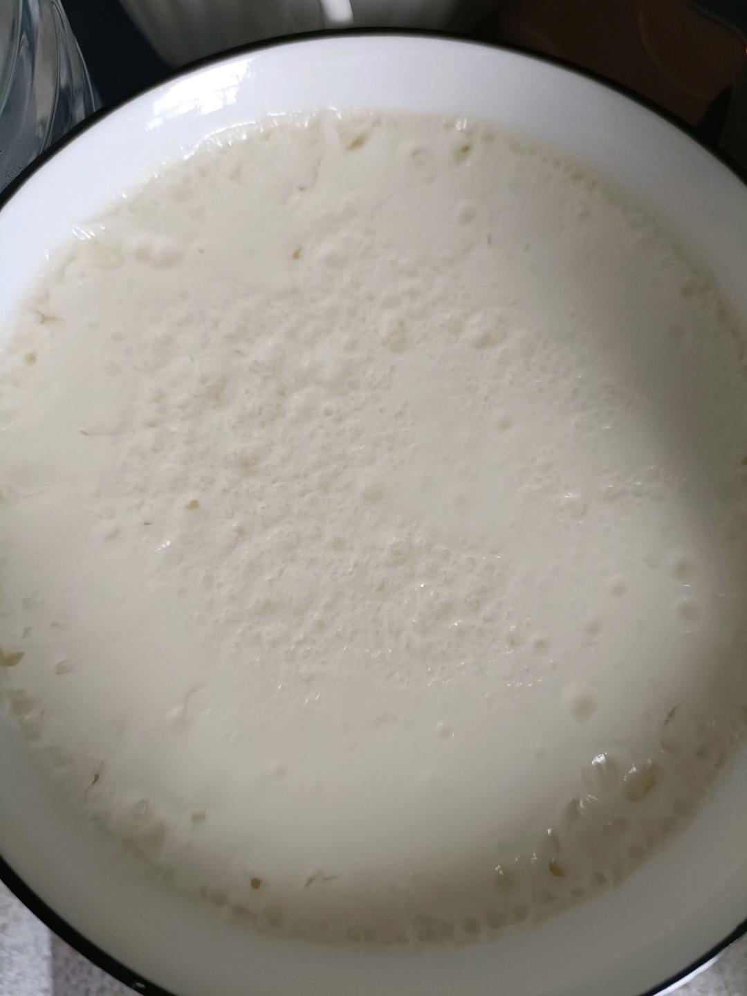 1盒牛奶+2颗鸡蛋，原来双皮奶的做法这么简单