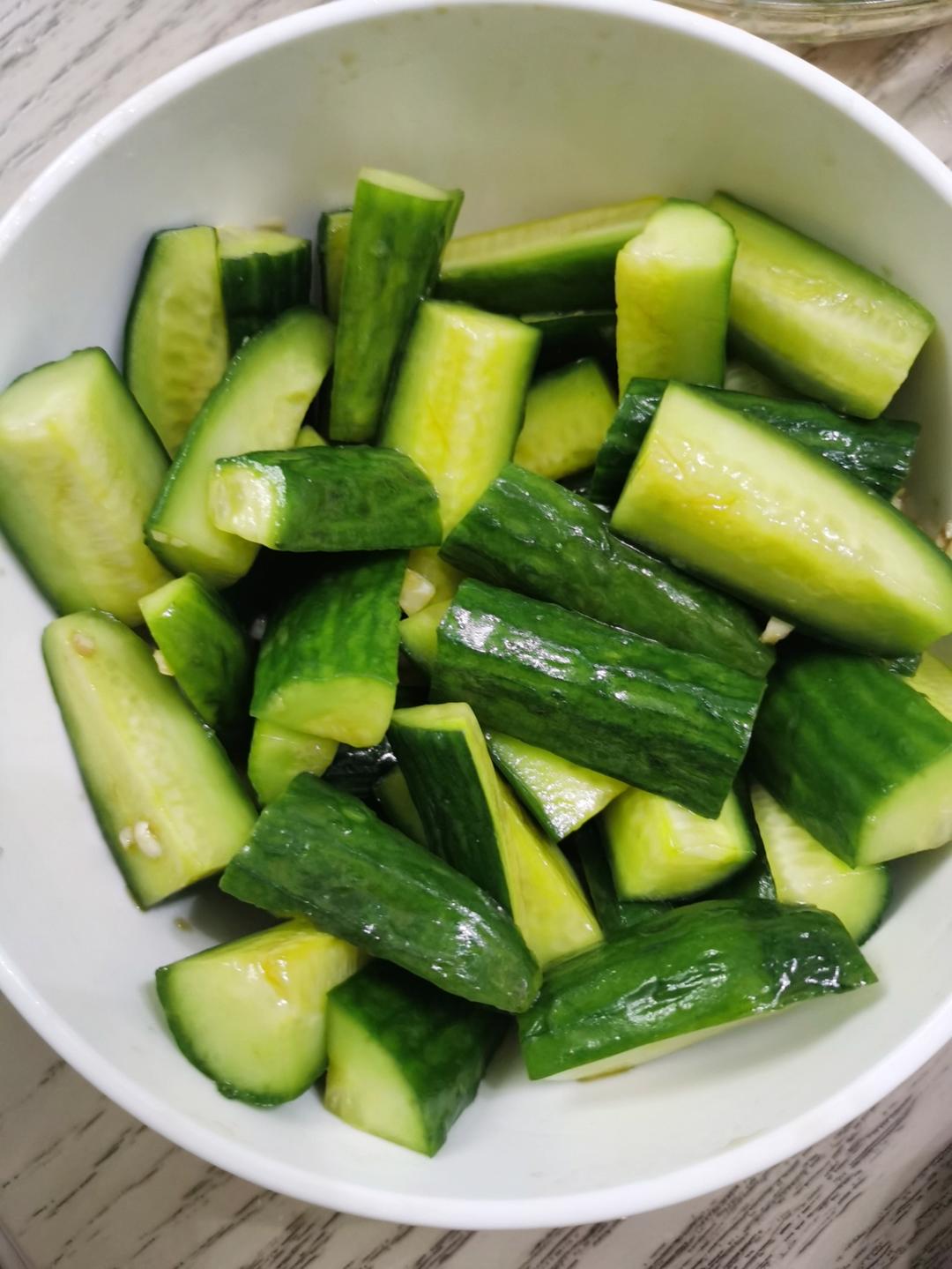 用料极简美味不减的凉拌黄瓜