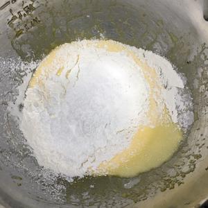 芝士奶黄馅冰皮月饼 详细步骤图解 雪媚娘皮不一样的吃法的做法 步骤2
