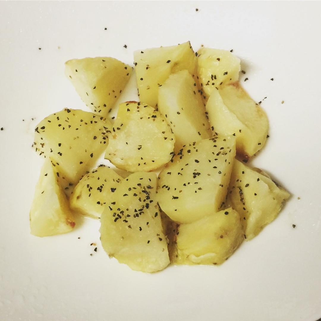 半夜解馋：十分钟微波炉土豆～