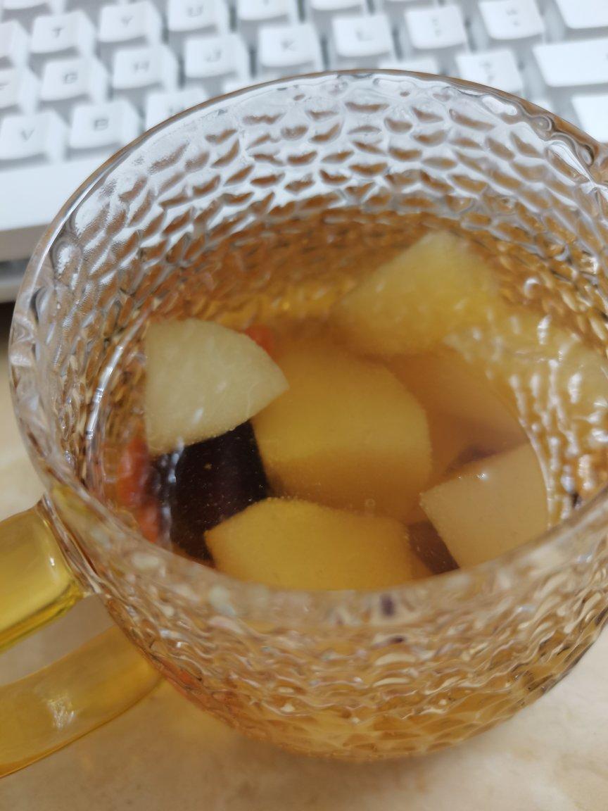 冰糖雪梨汤（清热降火，润肺止咳）