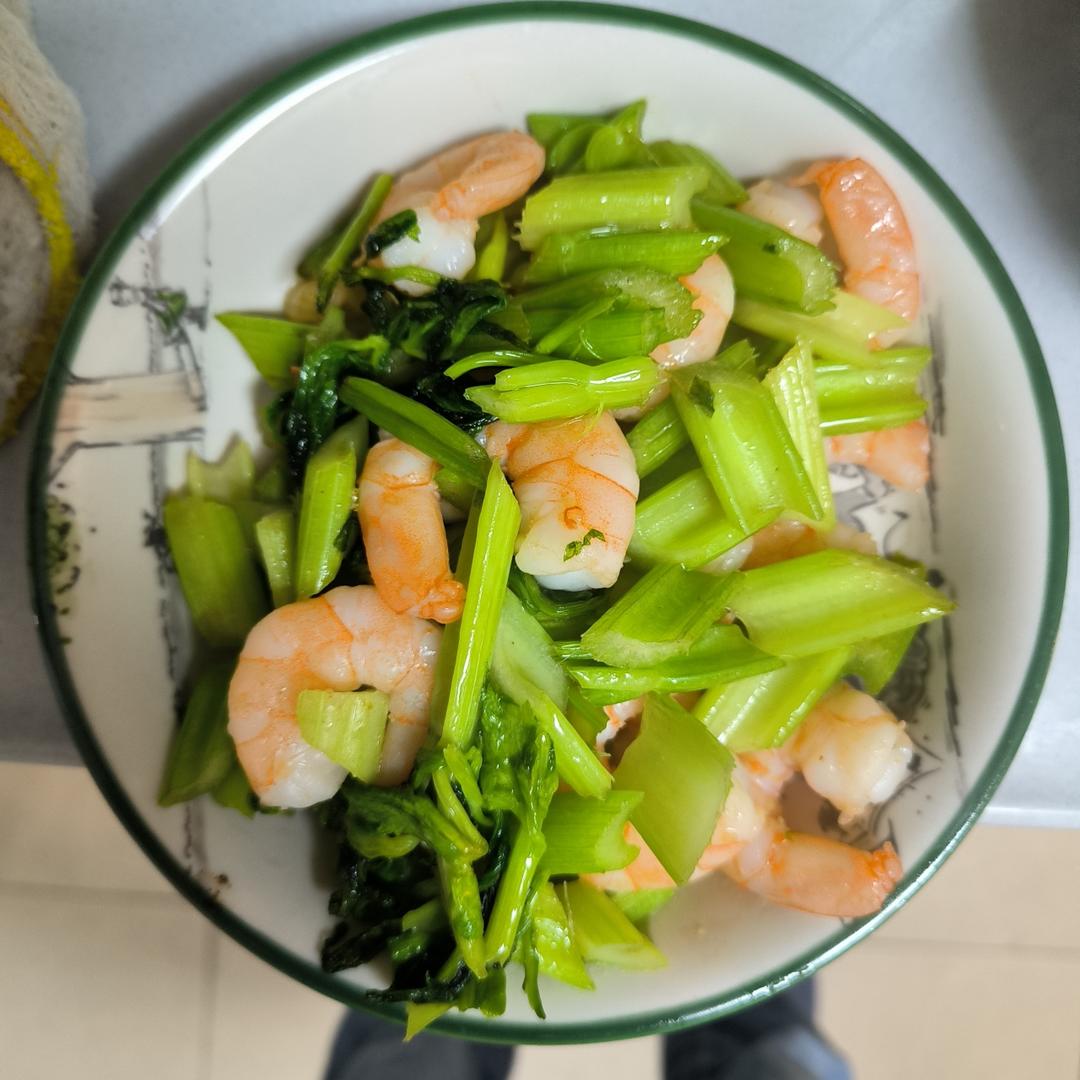 超级嫩的西芹吃法（西芹虾仁），小朋友也可以吃很多