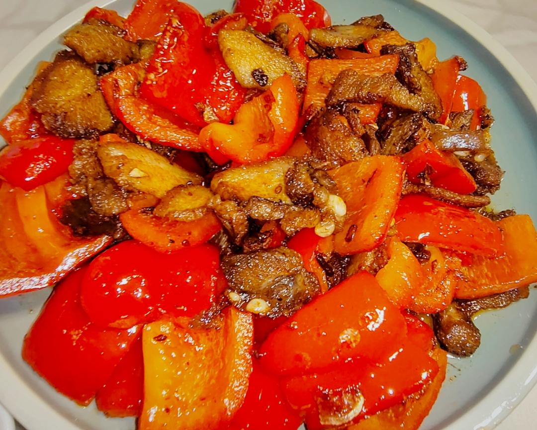 甜椒回锅肉（吃过的都赞不绝口）的做法