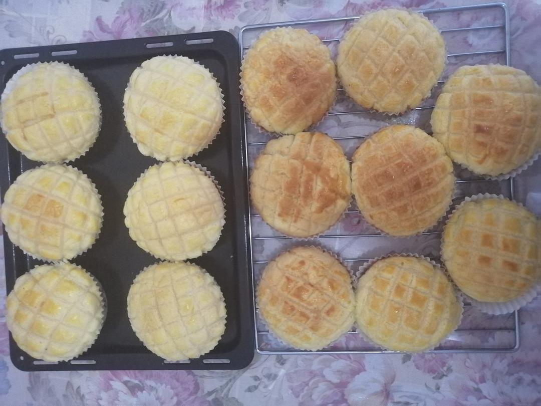 好吃到炸裂的港式菠萝包（附带制作酥皮的小视频）