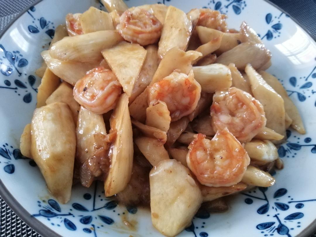 耗油焖茭白虾仁
