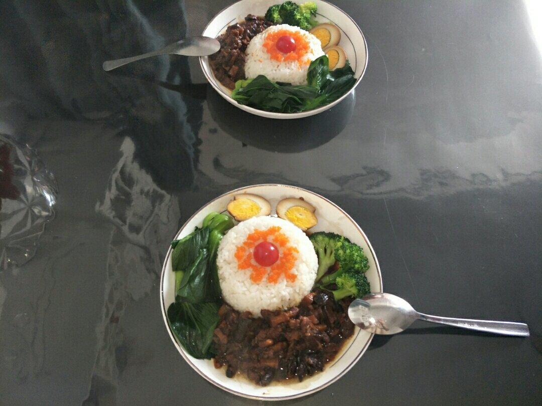 洋葱酥卤肉饭