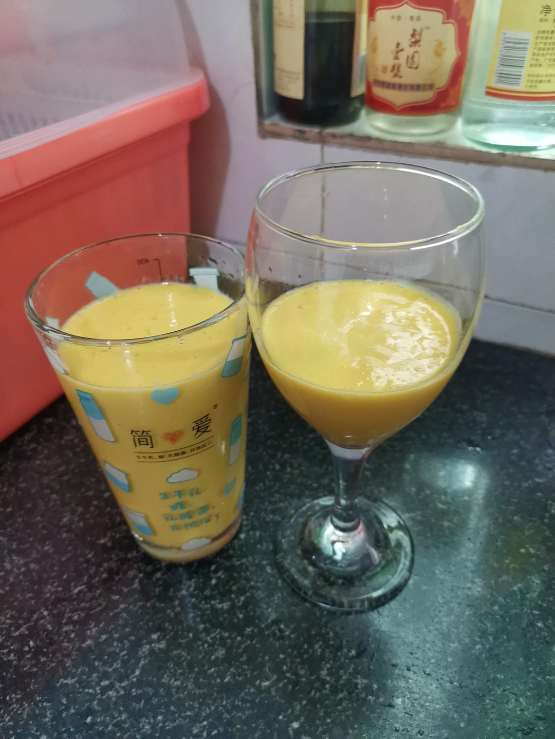最简单的夏日凉品芒果奶昔
