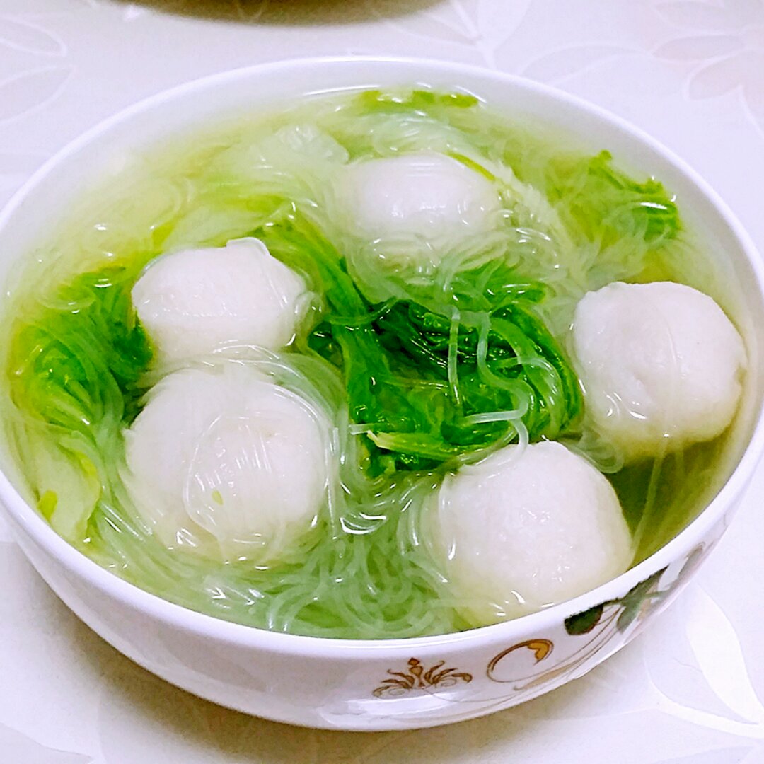 分享作品晚餐612016年8月22日#晚餐612016年8月22日#鱼丸粉丝汤