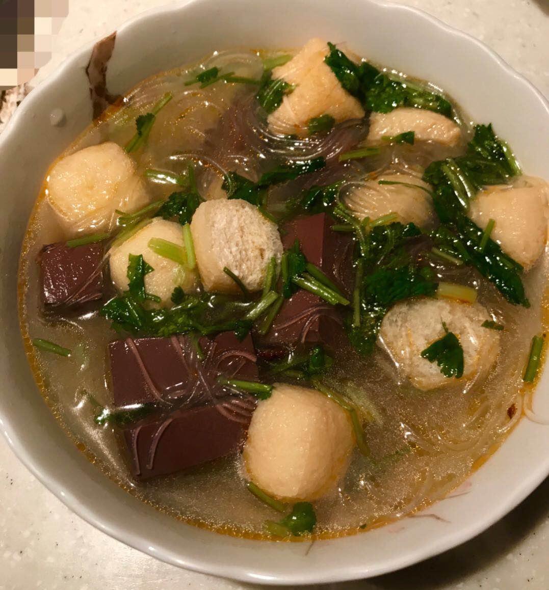 补铁鸭血粉丝汤