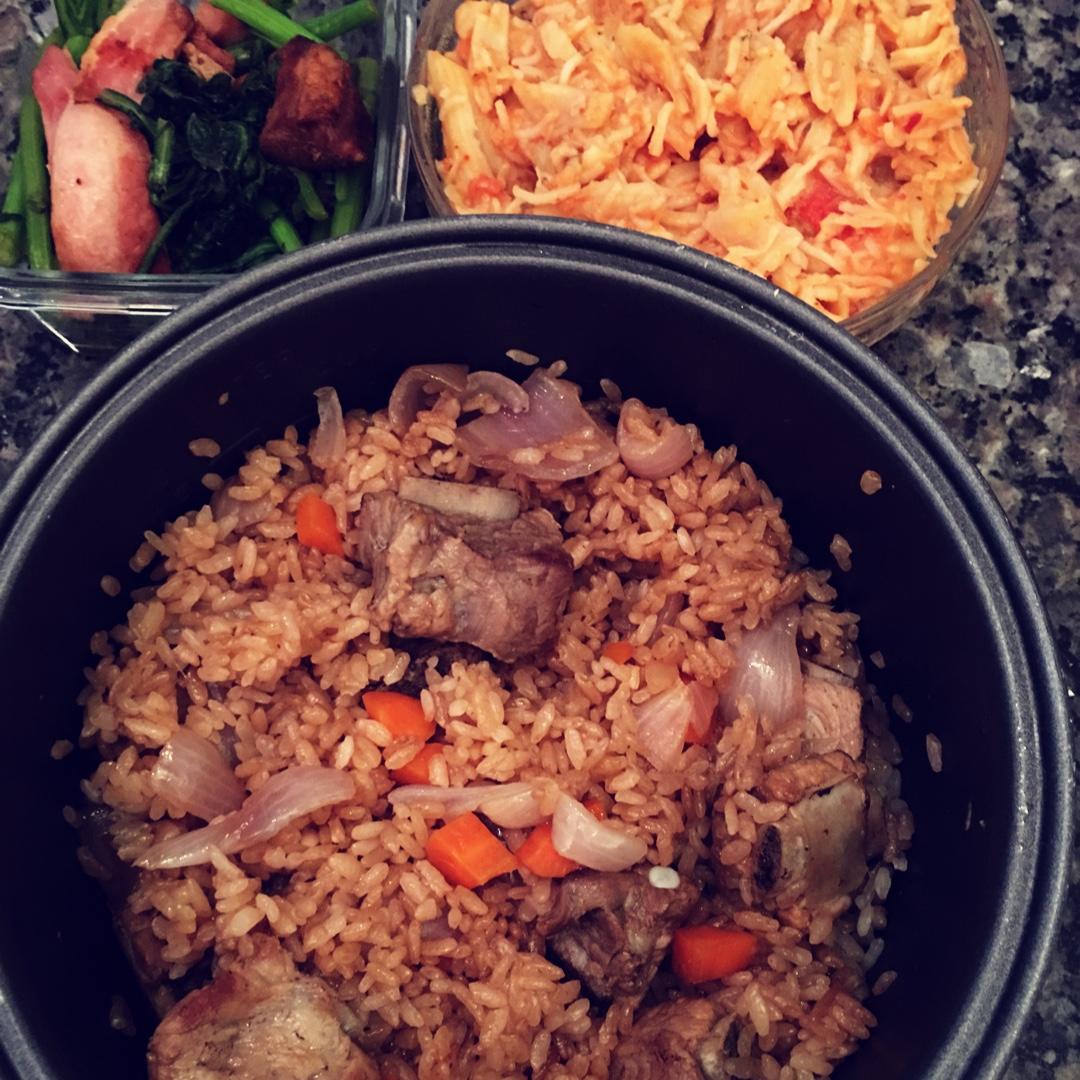 喷香排骨焖饭（爆好吃）