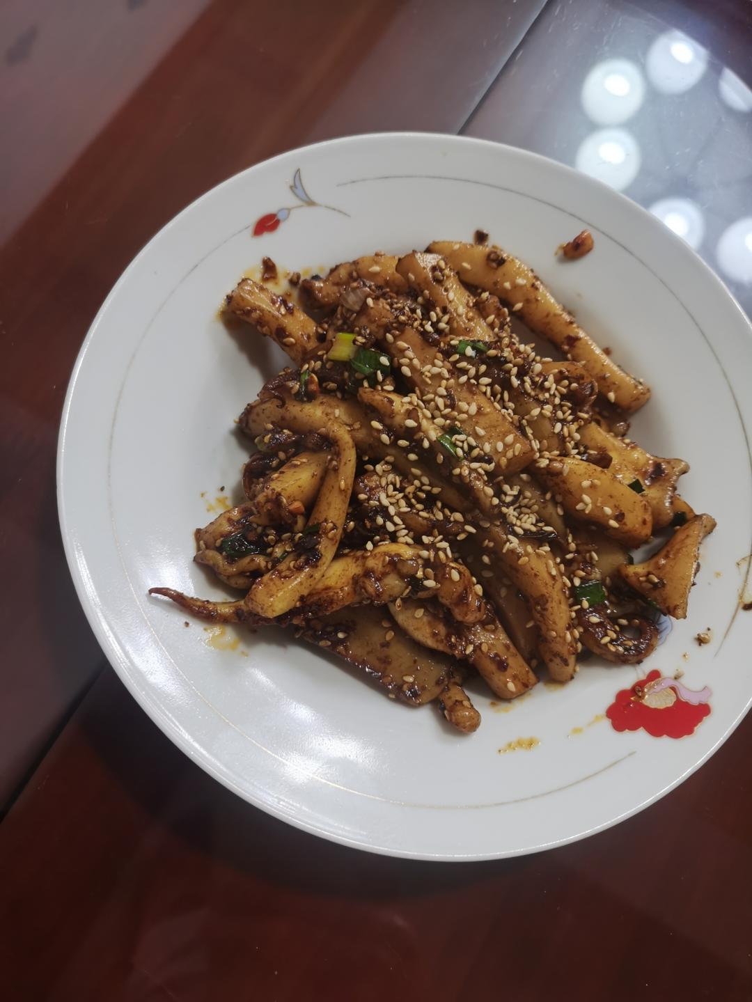 超下饭的孜然鱿鱼须，香辣爽嫩，比烧烤还好吃