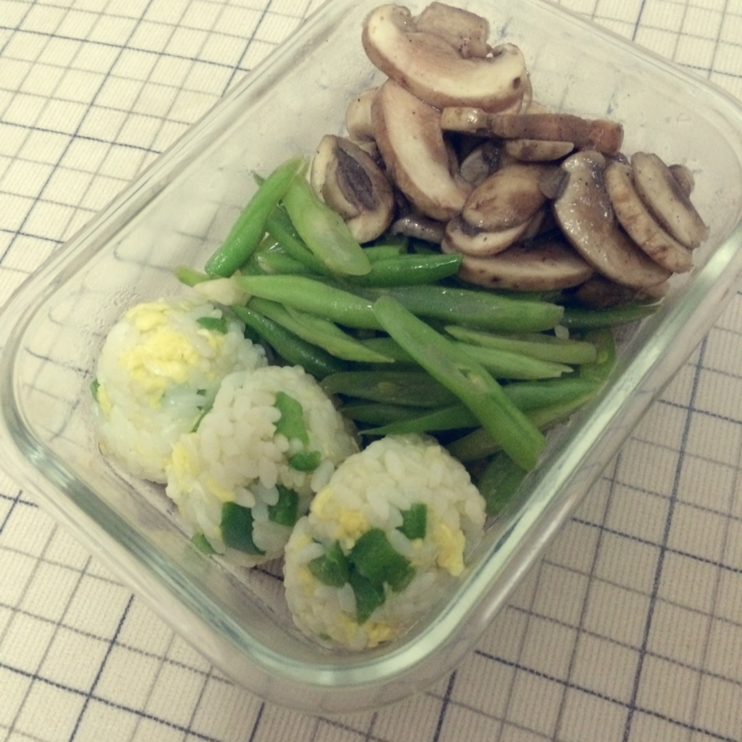 培根鸡蛋什锦饭团