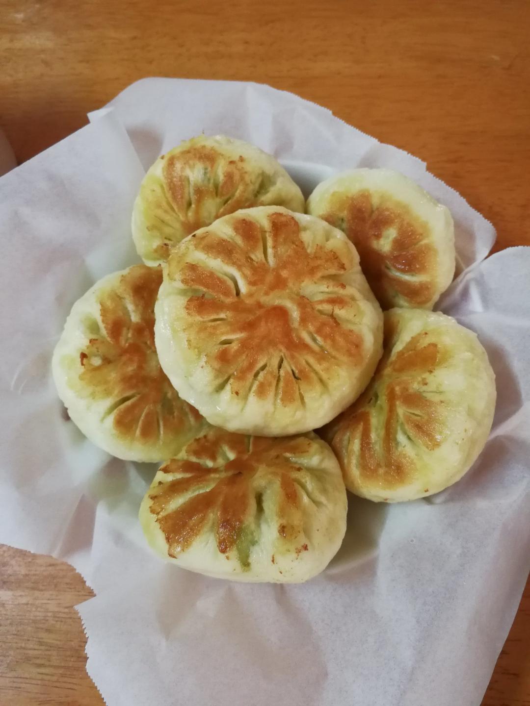 水煎包（韭菜）Fried Dumplings