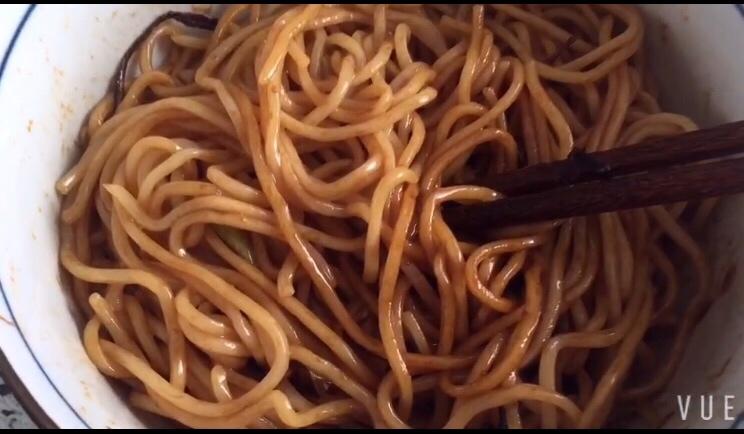 简单好吃的葱油面