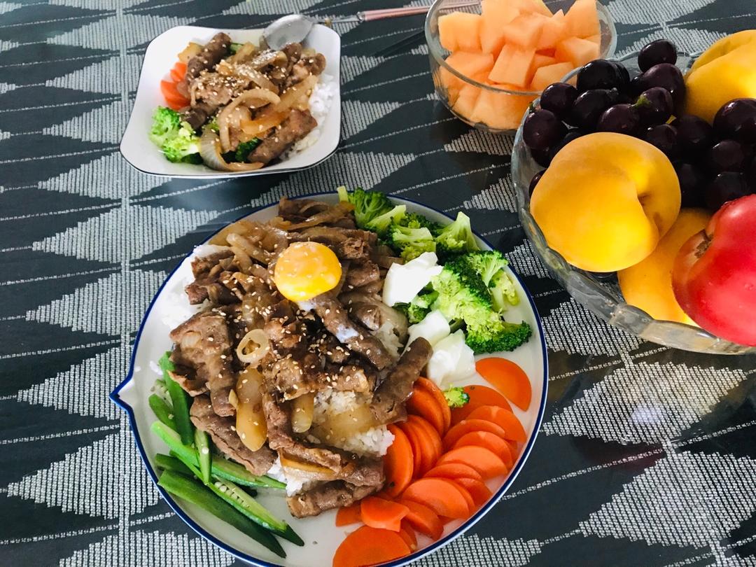 胜过吉野家的肥牛饭