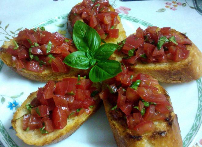 意式烤面包片（bruschetta)的做法