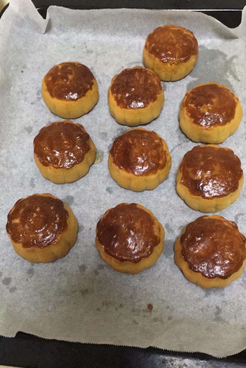 广式月饼—蛋黄莲蓉月饼