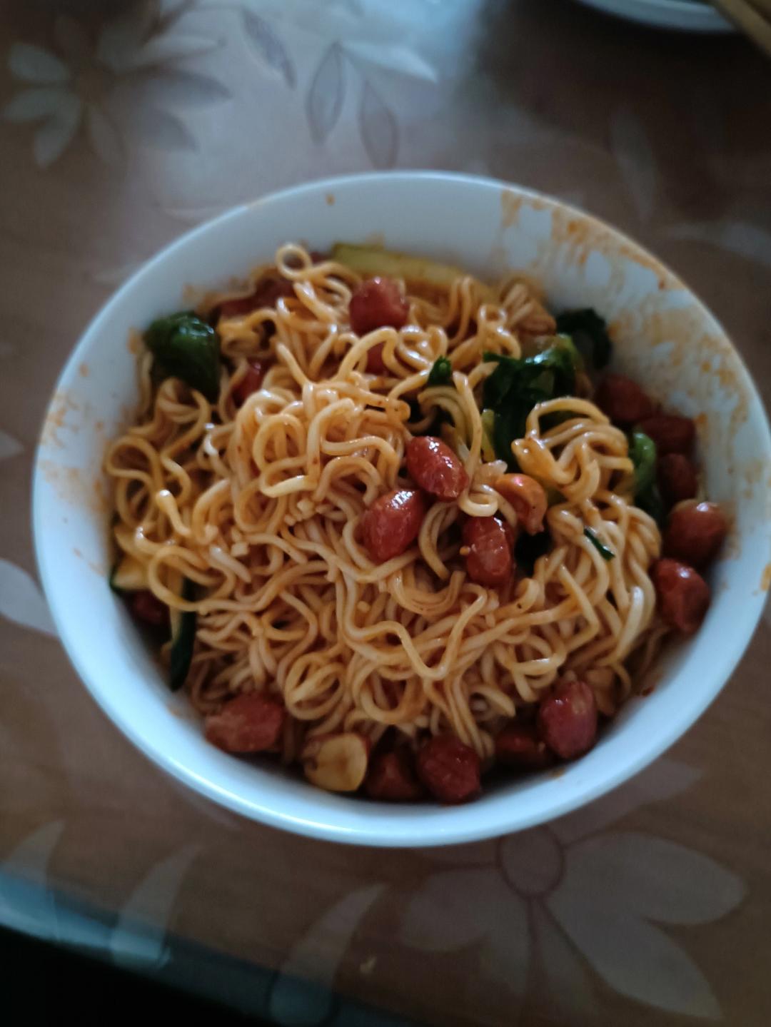 十分钟做好一盘开胃凉拌面～太好吃啦