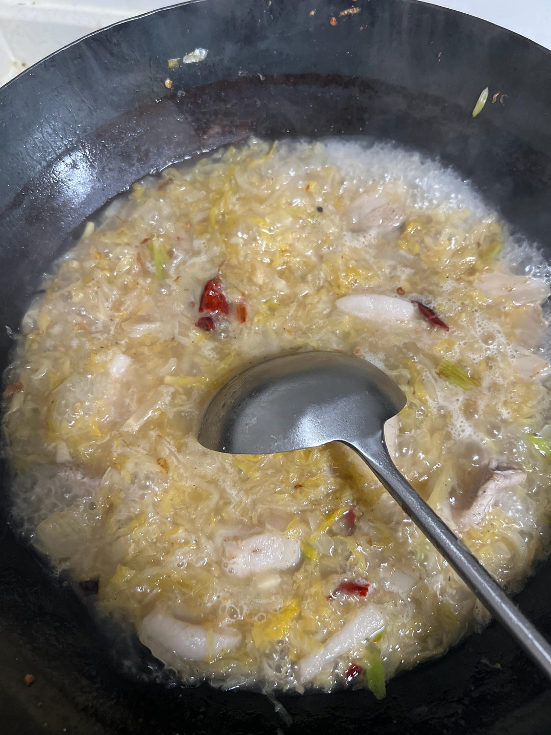 东北酸菜炖白肉