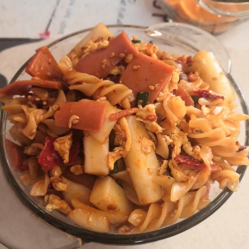 宿舍炒年糕螺纹面