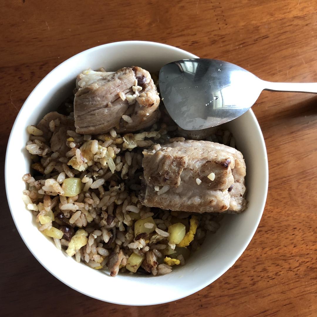 厨师长教你“蛋炒饭”如何做才好吃，答案都在这里面！