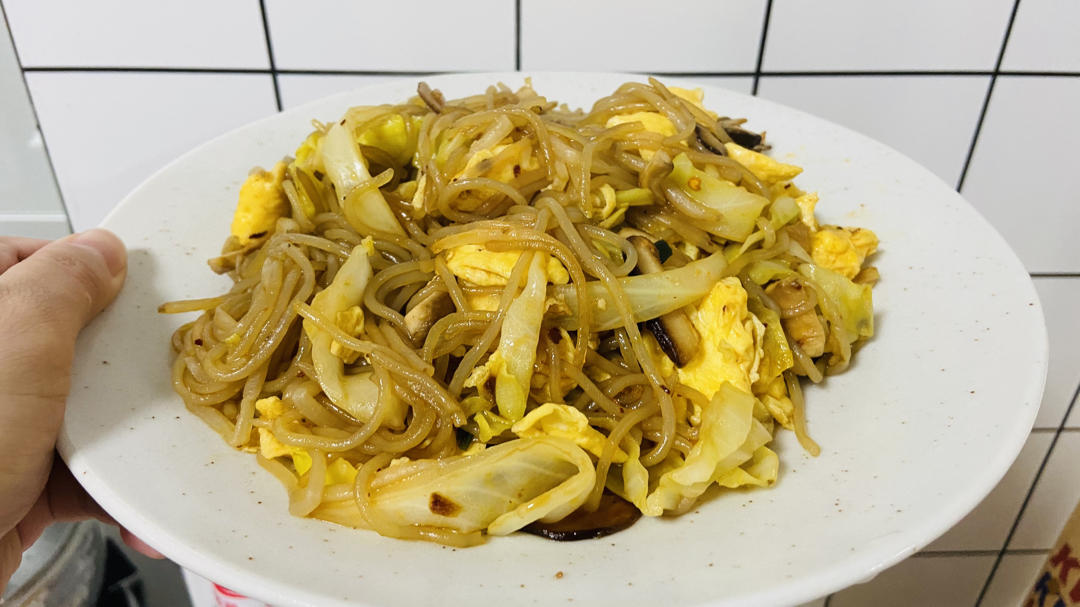 家庭版炒合菜【绿豆芽粉条炒鸡蛋】