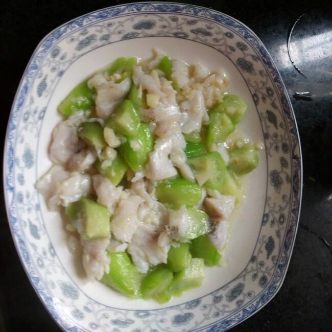 丝瓜炒鲈鱼片的做法