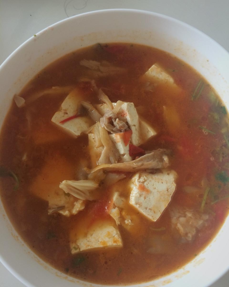 西红柿平菇豆腐汤