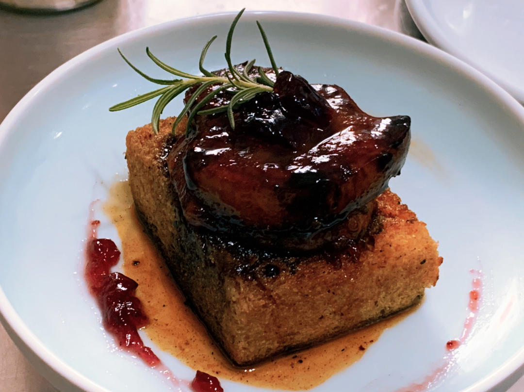 适合需要仪式感的晚餐~试试吧~焦糖苹果煎鹅肝！