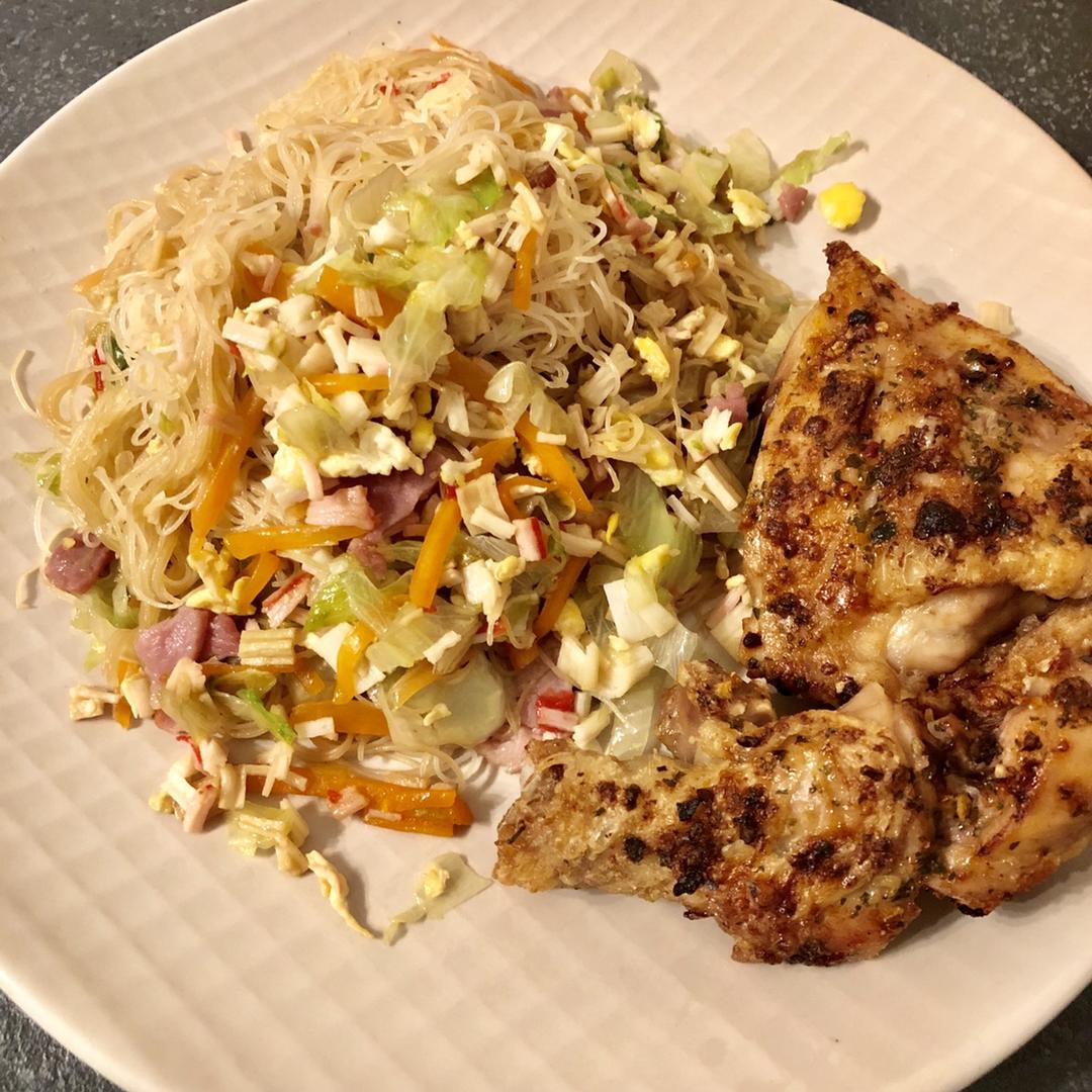 健康快手-培根生菜炒米粉的做法