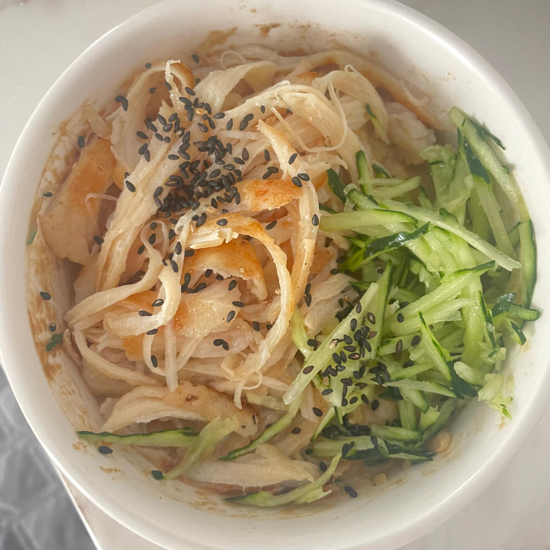 麻酱鸡丝凉面