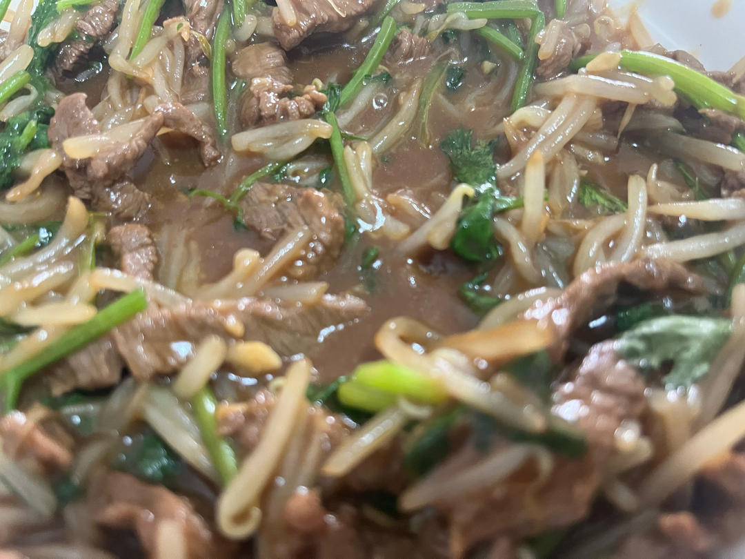 牛肉炒豆芽