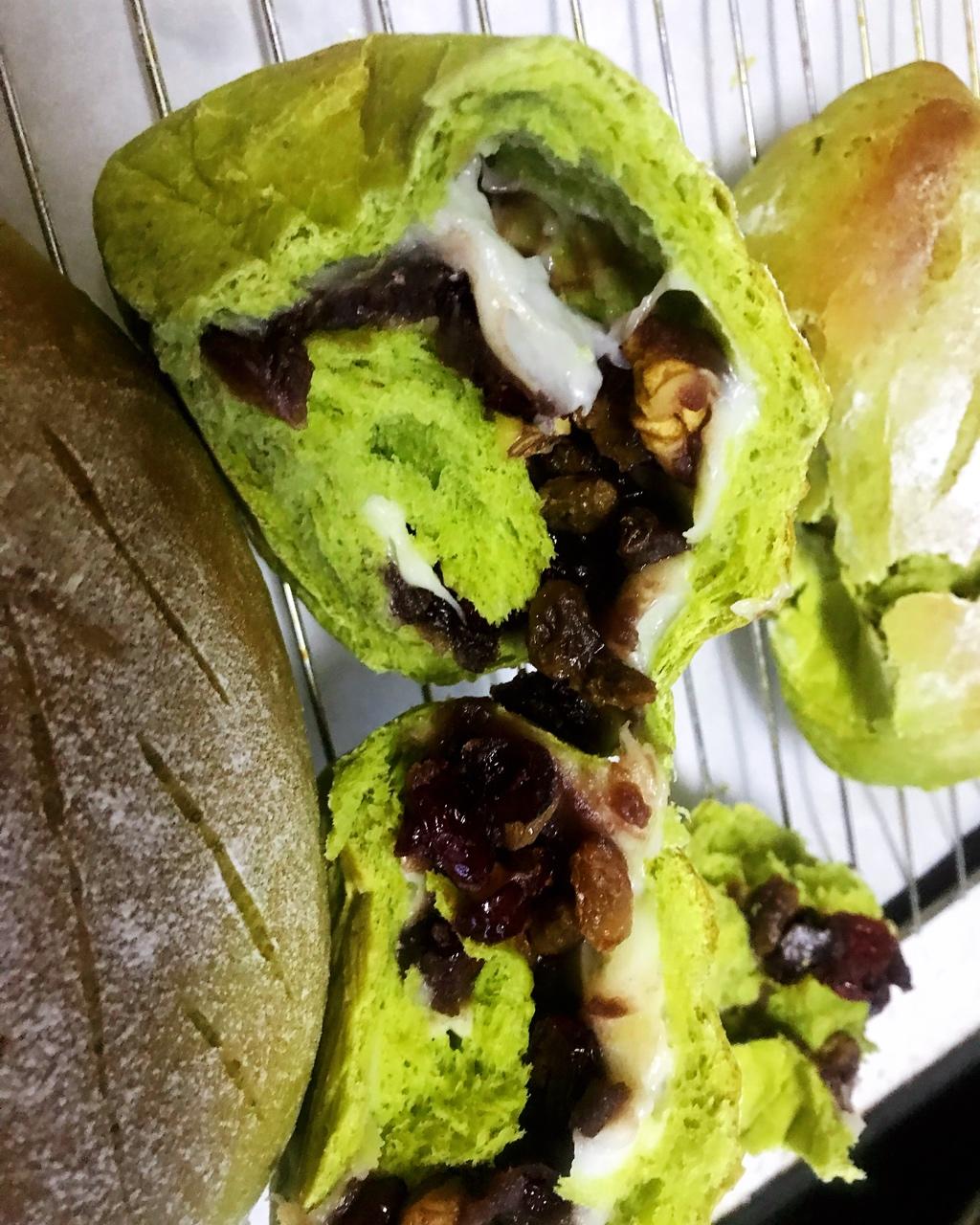 比原麦山丘还好吃的【抹茶麻薯古早味面包】肉松红豆沙