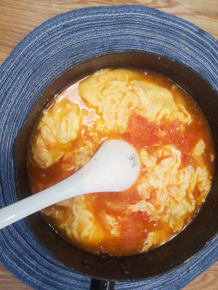做法简单味道却不简单的西红柿鸡蛋汤 口味浓郁 零失败 每次都光盘的做法