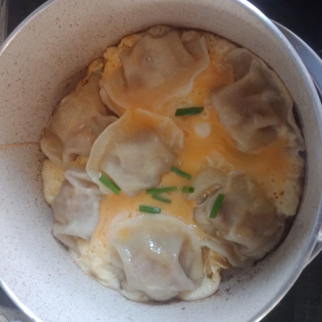 鸡蛋生煎饺子