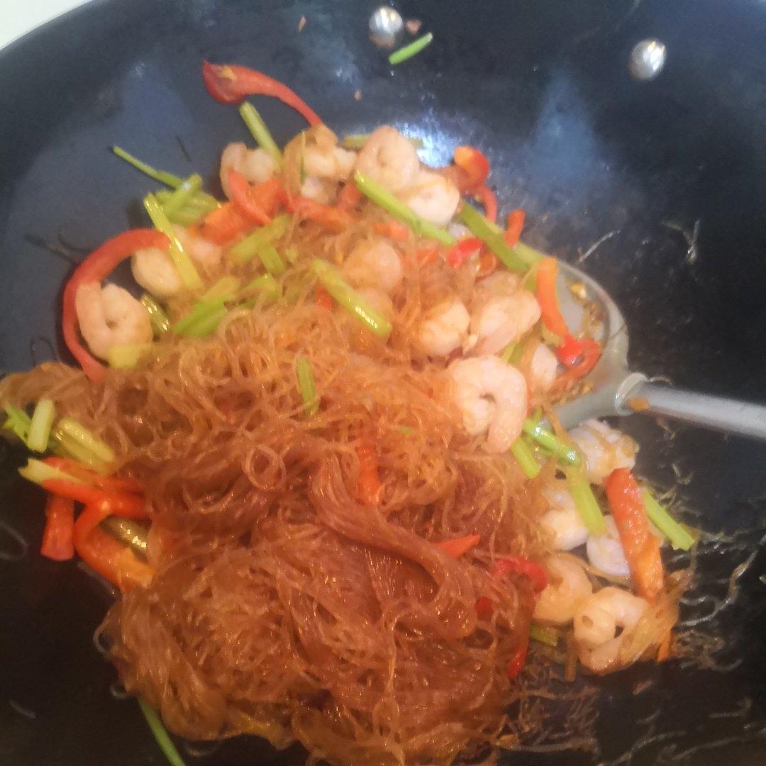 复刻餐厅88一份的海皇粉丝煲，简单又好吃！