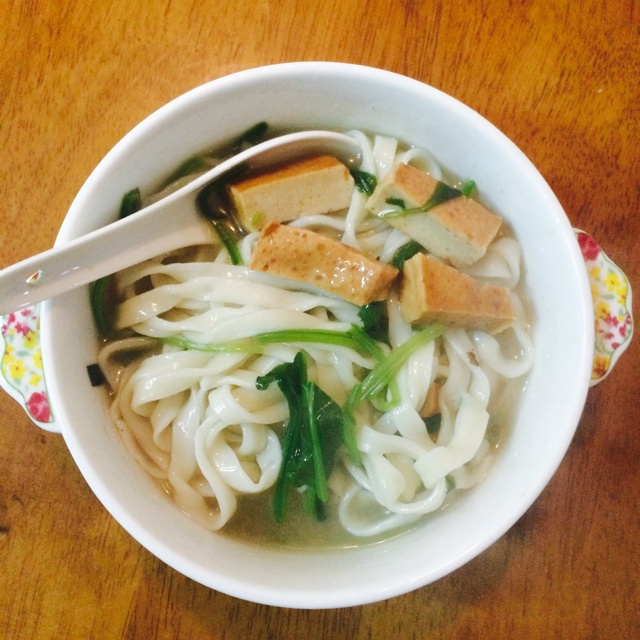 最家常的普通汤面——西红柿鸡蛋龙须面