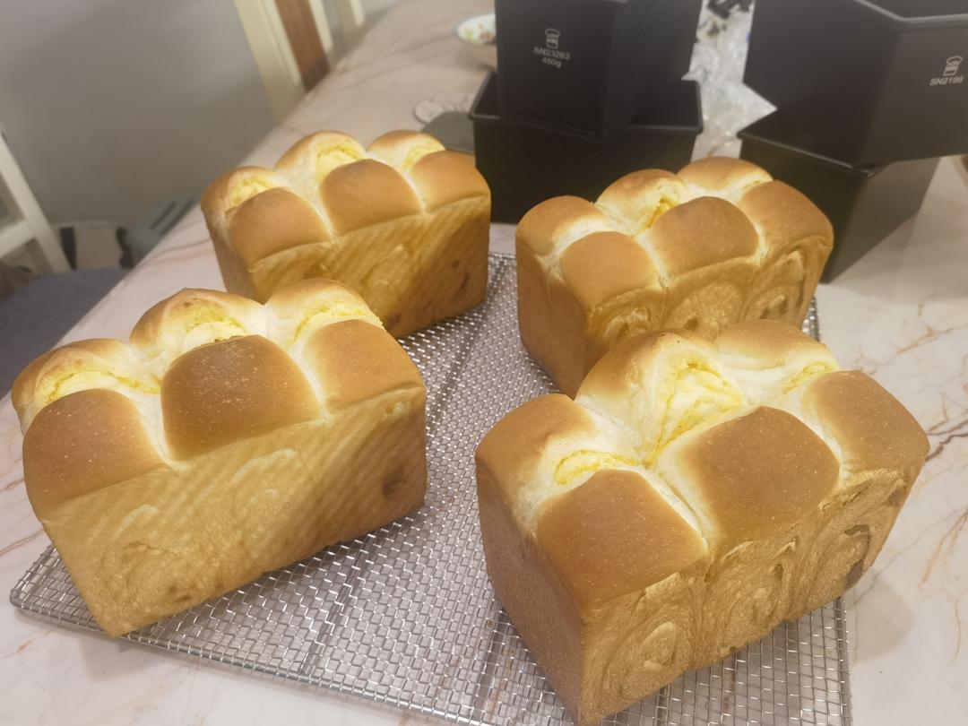 顶级黄金椰蓉吐司