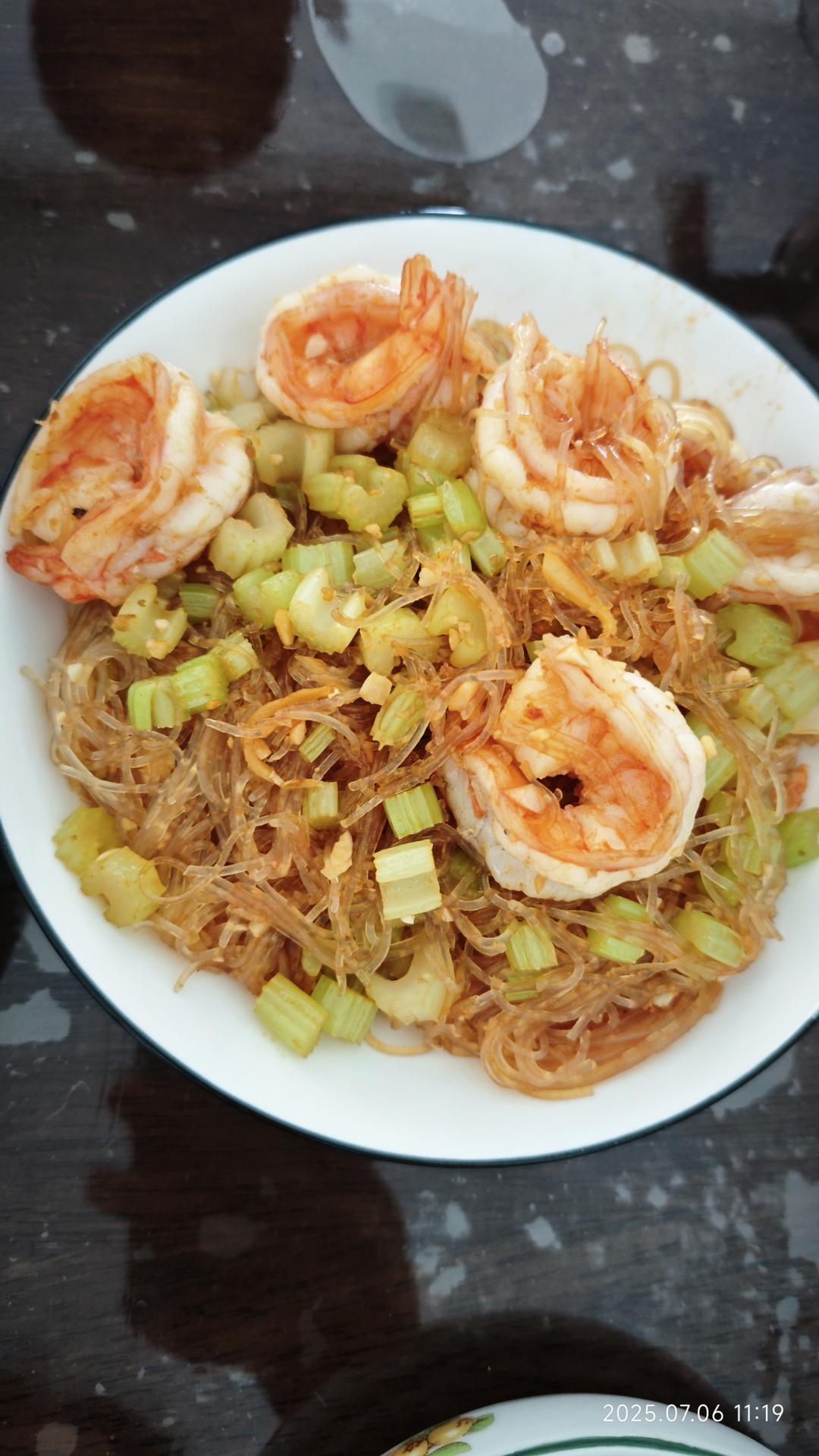 鲜虾粉丝煲