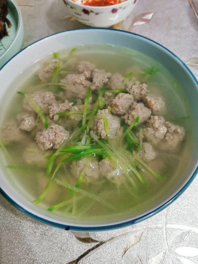 下厨房用户lcgj做的青萝卜丝牛肉丸子汤无油版