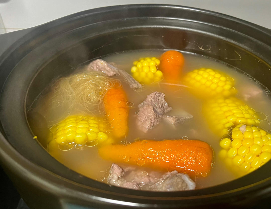胡萝卜玉米扇骨汤
