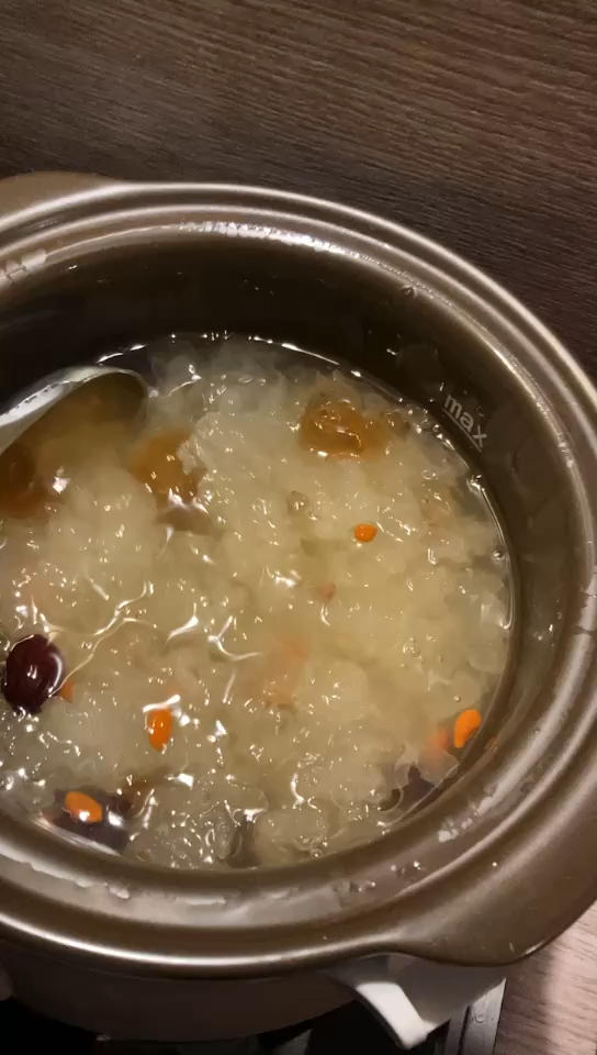 无敌好喝❗️快速熬出胶的银耳羹😋美容又养颜