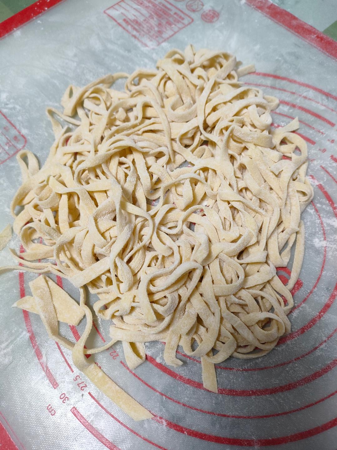 鸡蛋手擀面