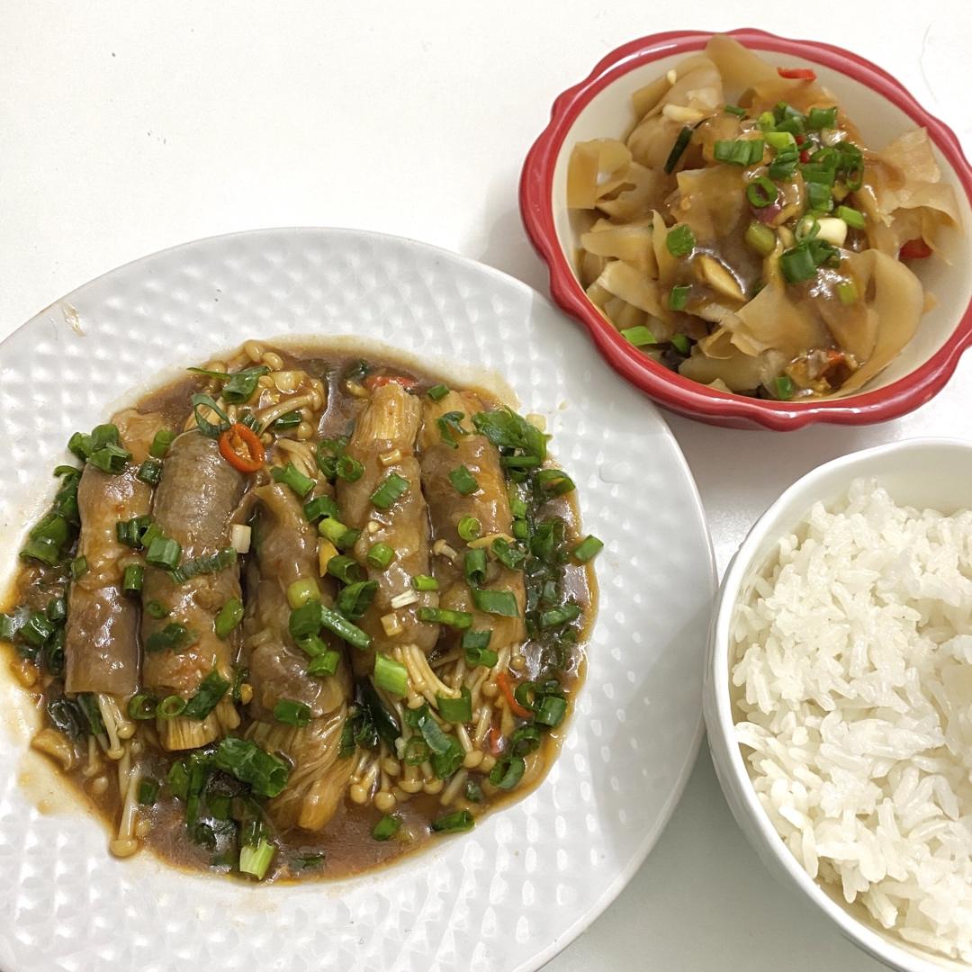 【金针菇肥牛卷】