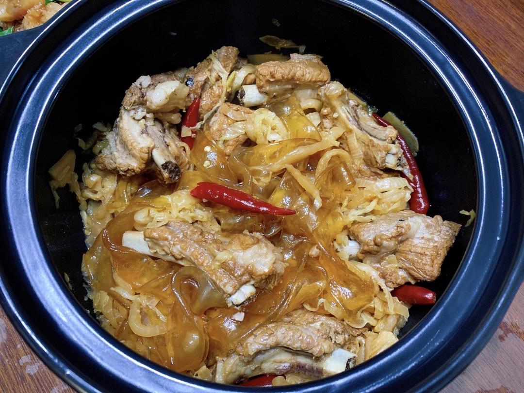 东北酸菜炖排骨